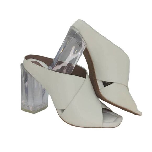 BCBGMAXAZRIA Designer Womens NEW w/Box Soft Leather Off White Heels - sz. 6M - Picture 1 of 6